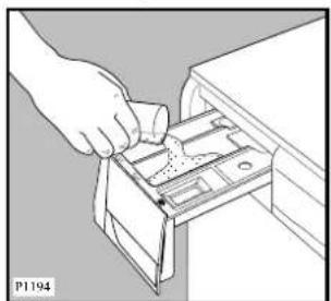 Zanussi-Electrolux ZWF 1440 - 3.Measure out the fabric softener - 1