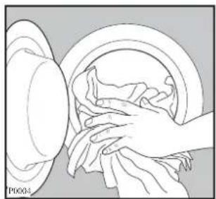 Zanussi-Electrolux ZWF 1021 W - Load the laundry - 1