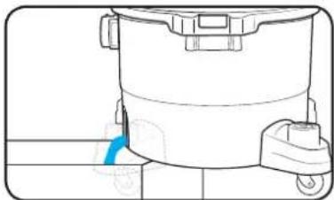 Ozito WDVB-1312 - Draining Liquids From The Tank - 2