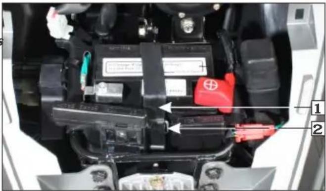 HERO Maestro Edge (2017) - Battery removal - 1