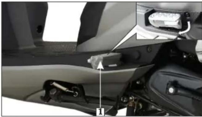 HERO Maestro Edge (2017) - Pillion footrest - 1