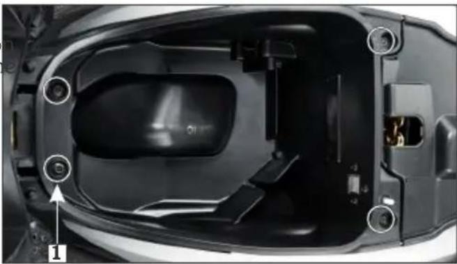 HERO Maestro Edge (2017) - Center compartment Removal - 1