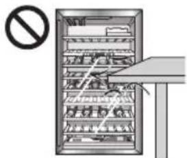 Diagram of an electric refrigerator with a prohibition symbol indicating no protection