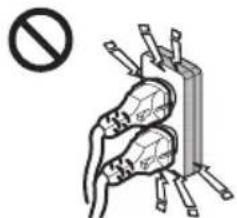 Diagram showing a hand holding a device with a prohibition symbol, indicating no protection or no use.