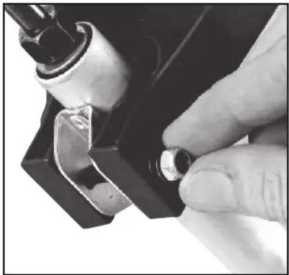 Cocraft GT2S - Assembling the trimmer guard - 3