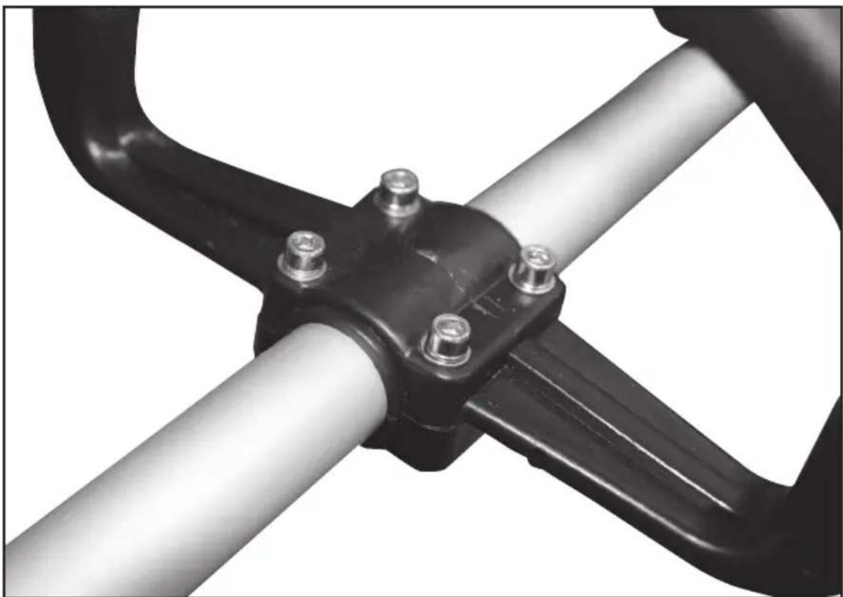 Cocraft GT2S - Mounting the D-handle to the upper shaft - 1