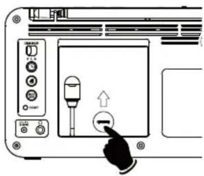 Clas Ohlson C6039 - Batterien einlegen - 1