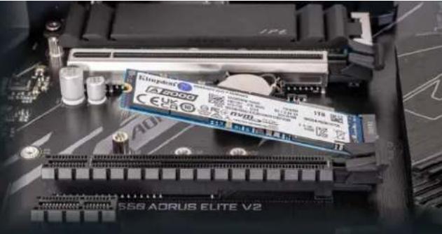 Renkforce Core i9 12900K CR-AS-122101 - EINBAU DER FESTPLATTEN - 2