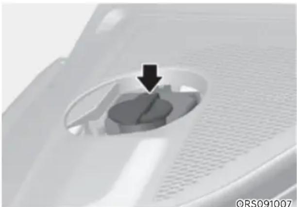 HYUNDAI Genesis G90 (2023) - Checking the Washer Fluid Level - 1