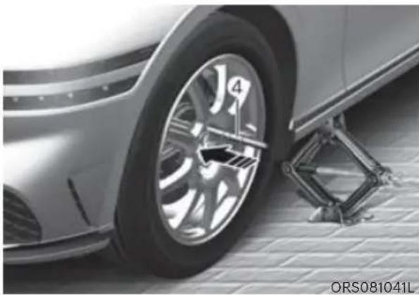 HYUNDAI Genesis G90 (2023) - WARNING - 6