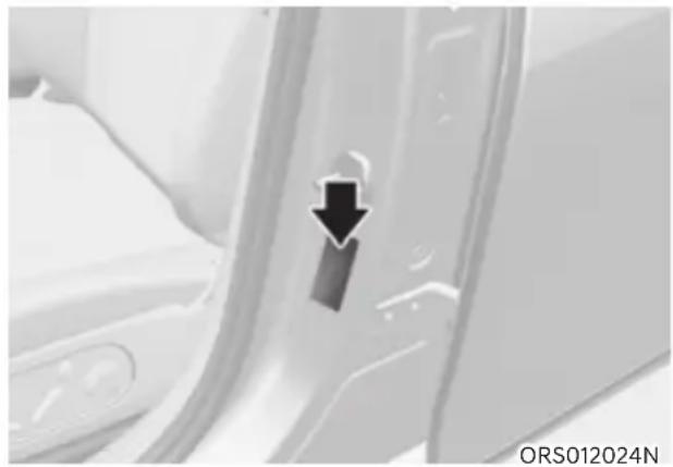 HYUNDAI Genesis G90 (2023) - TIRE SPECIFICATION AND PRESSURE LABEL - 1