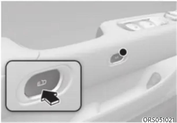 HYUNDAI Genesis G90 (2023) - Operating Door Locks from Inside the Vehicle - 1