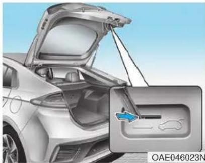 HYUNDAI Ioniq HEV (2018) - Emergency liftgate safety release - 1