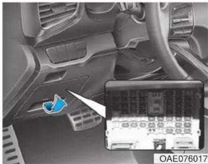 HYUNDAI Ioniq HEV (2018) - Instrument Panel Fuse Replacement - 1