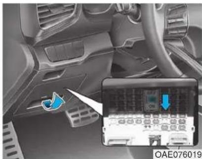 HYUNDAI Ioniq HEV (2018) - Instrument Panel Fuse Replacement - 3