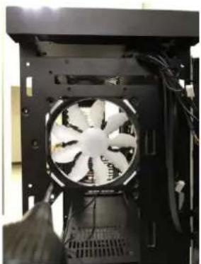 LC-Power Gaming 991B - Installation - 4