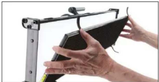 Kino Flo Diva-Lite 41 LED - Applying Louver - 1