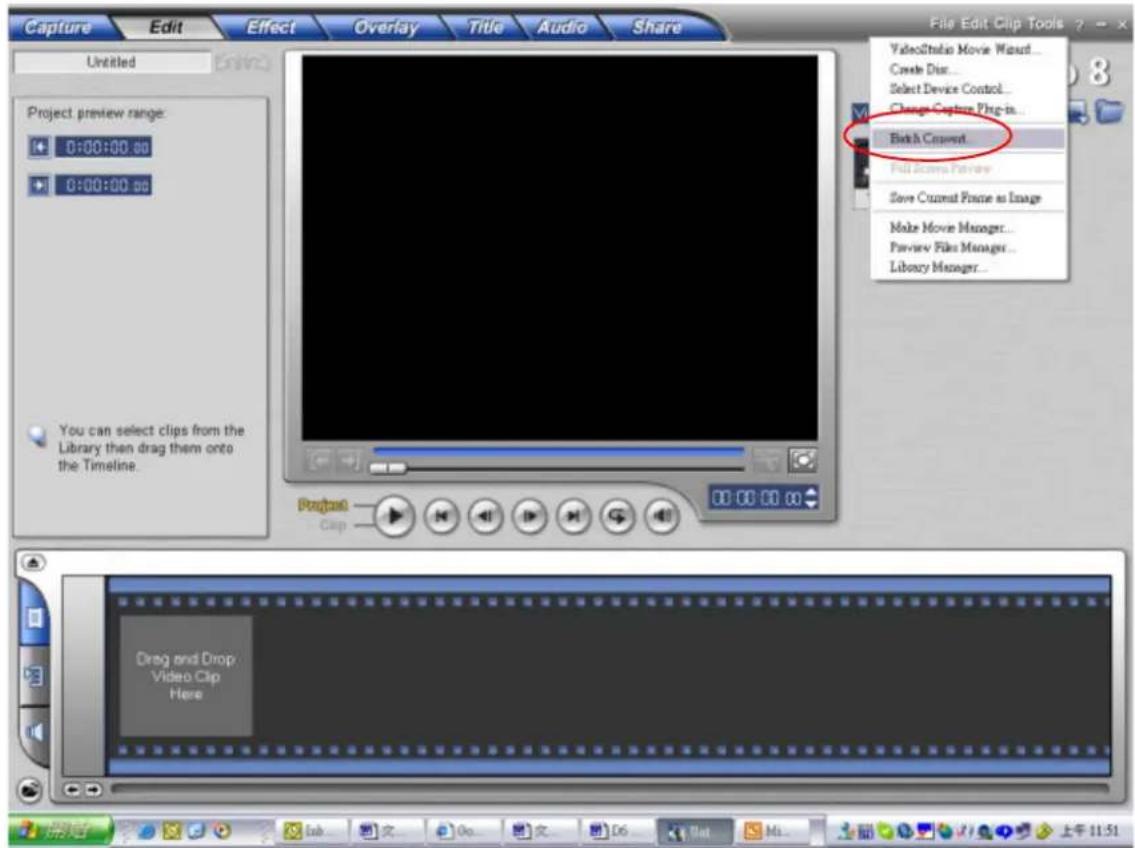 Capture Edit Effect Overlay Title Audio Share Untitled Project preview range: 0:00:00.00 0:00:00.00 You can select clips from the Library then drag them onto the Timeline. Project Clip Video3take Movie Master... Create Disc... Select Device Control... Change Capture Ping-in... Batch Capture... Full Drop Picture... Save Capture Picture as Image Make Movie Manager... Preview Files Manager... Library Manager... Drag and Drop Video Clip Here File Edit Clip Tools ? 8 11:51 开始