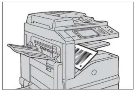 DELL C7765dn - Ausführen einer Kalibrierungus, ob ein Fax oder Internet-Fax an den Ordner eines Empfängers gesendet werden soll. Für das Senden an einen Ordner benötigen Sie vorab die Ordnernummer und den Ordnerzugriffscode des Empfängers.

1 Wählen Sie [Ein] aus.

2 Geben Sie die Ordnernummer des Empfängers über die Zifferntasten ein.

3 Wenn ein Zugriffscode festgelegt wurde, geben Sie diesen über die Zifferntasten ein.

HINWEIS • Wurde kein Zugriffscode festgelegt, lassen Sie die Textfelder leer, und wählen Sie [Speichern] aus.

![](images/d31c7ed5704288c45e04065ae862f6ebe860afbeba0d2d9b02919a41a09e4d2b.jpg)


Kalibrieren Sie den Drucker regelmäßig, um die Konsistenz der Druckfarben über die Zeit, bei unterschiedlichen Umgebungen und Geräten sicherzustellen.
Wählen Sie eine Rasterart im Fenster [Kalibrierung] aus, und führen Sie die Kalibrierung durch. Die Kalibrierungsdaten für die Rasterart werden gespeichert. Die gespeicherten Kalibrierungsdaten werden auf einen Druckauftrag angewendet, wenn diese Rasterart für den Auftrag verwendet wird. Die für einen Auftrag zu verwendende Rasterart wird in den Auftragseinstellungen festgelegt.
Die folgenden vier Rasterarten können im Fenster [Kalibrierung] ausgewählt werden.
• Kopierauftragl
Die Kalibrierungsdaten für [Kopierauftrag 1] werden angewendet, wenn [Text], [Foto &amp; Text] oder [Karte] für [Vorlagenart] ausgewählt wird.
• Kopierauftrag 2
Die Kalibrierungsdaten für [Kopierauftrag 2] werden angewendet, wenn [Foto] für [Vorlagenart] ausgewählt wird.
- Druckauftrag 1
Für PCL-Druckertreiber

Die Kalibrierungsdaten für [Druckauftrag 1] werden angewendet, wenn der Bildschirm für [Bildqualität], [Bildcinstellungsmodus] und [Bildarten], der auf der Registerkarte [Farboptionen] festlegbar ist, verwendet werden soll.   
Die Kalibrierungsdaten für [Druckauftrag 1] werden angewendet, wenn auf der Registerkarte [Erweitert] die Option [Automatisch], [Fein] oder [Standard] für [Raster] ausgewählt ist.

Für PostScript-Druckertreiber

Die Kalibrierungsdaten für [Druckauftrag 1] werden angewendet, wenn auf der Registerkarte [Farboptionen] die Option [Hohc Qualität] oder [Hohc Auflösung] für [Bildqualität] und [Automatisch], [Fein] ausgewählt ist, oder wenn die Option [Standard] für [Raster] ausgewählt ist.   
Die Kalibrierungsdaten für [Druckauftrag 1] werden angewendet, wenn auf der Registerkarte [Farboptionen] die Option [IIohe Geschwindigkeit] für [Bildqualität] und [Fein] ausgewählt ist, oder wenn die Option [Standard] für [Raster] ausgewählt ist.

- Druckauftrag 2
Für PCL-Druckertreiber

Die Kalibrierungsdaten für [Druckauftrag 2] werden angewendet, wenn auf der Registerkarte [Erweitert] die Option [Abstufung] für [Raster] ausgewählt ist, es sei denn, die Option [Hohe Auflösung] wurde für [Bildqualität] ausgewählt.   
Die Kalibricrungsdaten für [Druckauftrag 2] werden angewendet, wenn auf der Registerkarte [Erweitert] die Option [Seitendruckmodus] ausgewählt ist, es sei denn, die Option [Hohe Auflösung] wurde für [Bildqualität] festgelegt.

Für PostScript-Druckertreiber
- Die Kalibrierungsdaten für [Druckauftrag 2] werden angewendet, wenn auf der Registerkarte [Farboptionen] die Option [IIohe Geschwindigkeit] für [Bildqualität] und [Automatisch] ausgewählt ist, oder wenn die Option [Fcin] für [Raster] ausgewählt ist.
HINWEISa57a7ae7be67112912e3cbc03bd4263156fbe9110925c58bf.jpg)



Es wird empfohlen, die Kalibrierung für jede der vier Rasterarten durchzuführen. Nach der Kalibrierung für die erste Rasterart wählen Sie die nächste Rasterart und wiederholen den Vorgang.   
Wenn die gedruckten Farben trotz regelmäßiger Kalibrierung nicht korrekt angezeigt werden, wenden Sie sich bitte an den Kundendienst unter dell.com/contactdell.

- Stellen Sie vor der Kalibrierung sicher, dass die folgenden Einstellungen unter [Verwaltung] > [Systemeinstellung] > [Kopierbetrieb] > [Kopierstandardeinstellung] im Verwaltungsmodus vorgenommen wurden.
-Heller/Dunkler: Normal
-Kontrast: Normal
-Schärfe: Normal
-Sättigung: Normal
-Farbabstimmung: 0, 0, 0
-Tonabstimmung: Normal
- Sie können die oben aufgeführten [Kopierstandardeinstellung]-Einstellungen nach der Kalibrierung wieder ändern.
- Informationen zu [Kopierstandardeinstellung] finden Sie unter „Kopierstandardeinstellung“ (P.361).
- Während der Kalibrierung kann das Gerät keine Druckaufträge oder Faxe empfangen.
Nachfolgend wird die Kalibrierung des Geräts beschrieben.
1 Wählen Sie die Option [Kalibrierung] im Fenster [Startseite] aus.


text_image>

Kopieren
Fax/Internet-Fax
E-Mail
Sprache Language
Bildachim-
helligkeit
Verwaltung
Einfache Kopie
Einfaches Fax
Scanausgabe PC
1/2
Aktiveräten-
bericht
In Ördner spechen
Aus Ördner senden
Programmpreicher
Farempfangi-
modus
Druckmodus

HINWEIS • Wenn mehr als ein Rundsendungsziel vorhanden ist, wiederholen Sie Schritt 4.

5 Um ein Dokument auch an der Relaisstation zu drucken, wählen Sie die Einstellung [Ein] für [Auf Relaisstat. drucken] aus.   
6 Wählen Sie [Speichern] aus. - 1