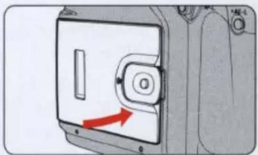 NIKON E2s - Closing the camera back - 1