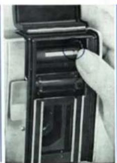 KONICA MINOLTA AL-S - How to load film - 2