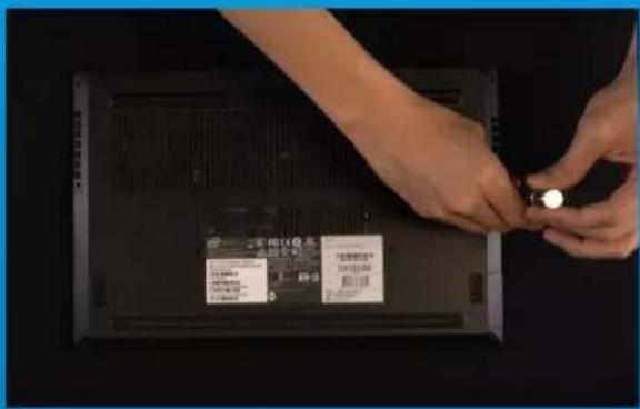 ADATA LEGEND 700 - 安裝固態硬碟步驟 - 1