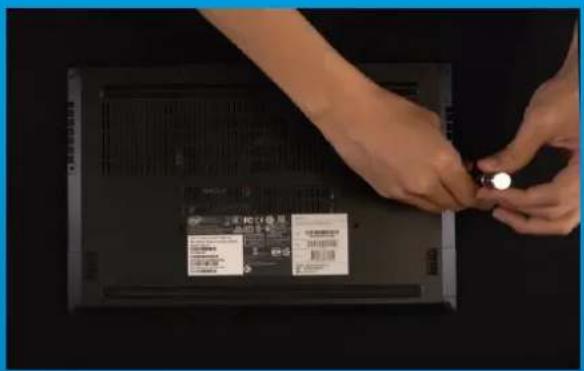 ADATA LEGEND 970 - SSDの取り付け - 1