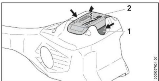 STIHL KMA 120.0 R - Wyciąganie akumulatora - 1