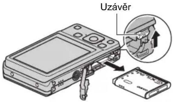 CASIO Exilim EX-Z27 - Otevřete víčko baterie a vloženou baterii vyjměte. - 1