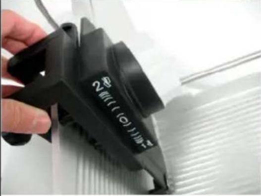 GRAEF SA 3370 - Sharpening the Blade - 5