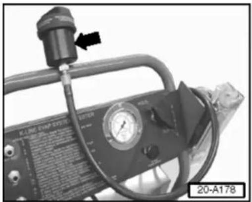 VOLKSWAGEN Golf GTI (2001) - Calibrating the KLI 9210 tester - 2
