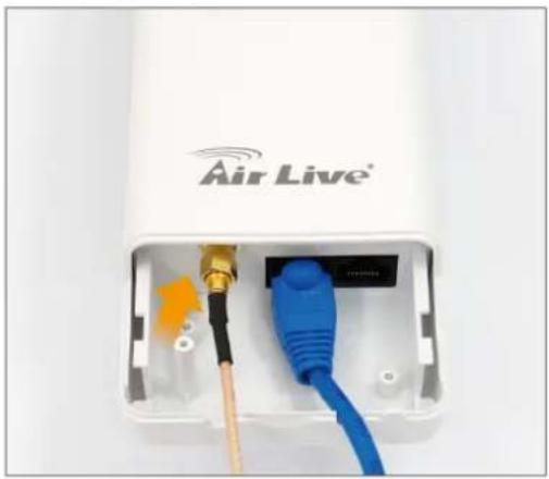 AIRLIVE AirMax5N-ESD - Installing External Antenna - 2