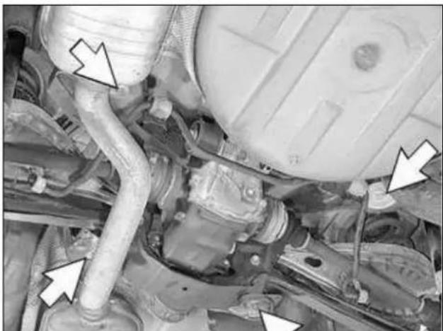 BMW 325i (2002) - Rear subframe - 1