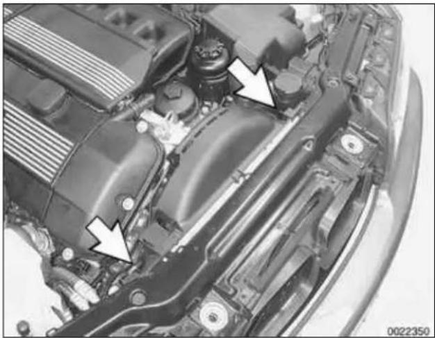 BMW 325i (2002) - Viscous clutch cooling fan, replacing (models with automatic transmission) - 1