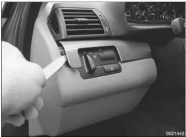 BMW 325i (2002) - Left footwell (pedal cluster) trim panel, removing and installing - 3