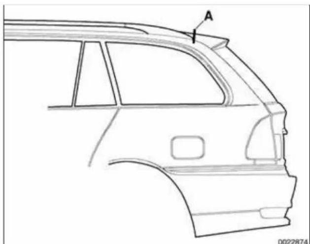 BMW 325i (2002) - Rear window, removing and installing - 3