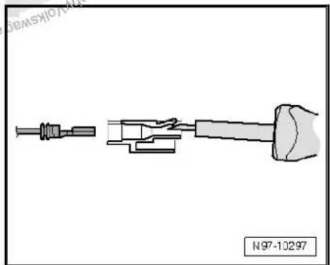 VOLKSWAGEN Golf Variant (1998) - The contact is ejected from the contact housing. - 2