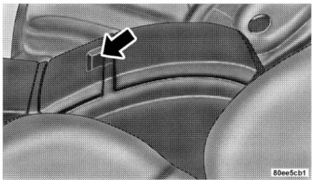 Chrysler Pacifica Touring (2005) - FrontSeatCupholders - 1