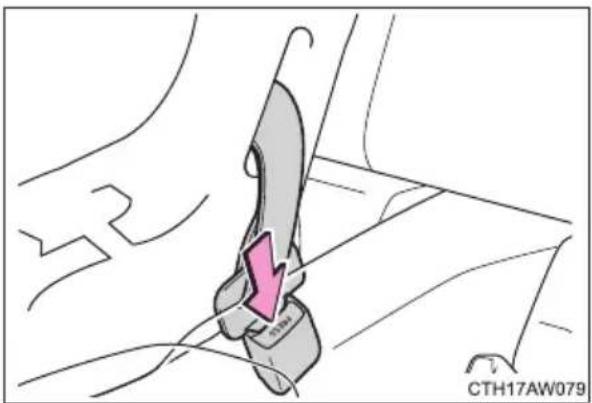 SUBARU BRZ (2016) - Removing a child restraint installed with a seatbelt - 1