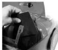Concept VP-8050 - REINIGUNG UND WECHSEL DES MOTORFILTERS - 2