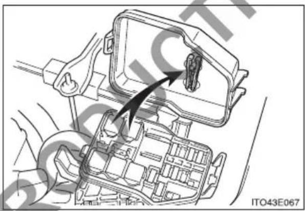 TOYOTA HiAce (2014) - Checking and replacing fuses - 4