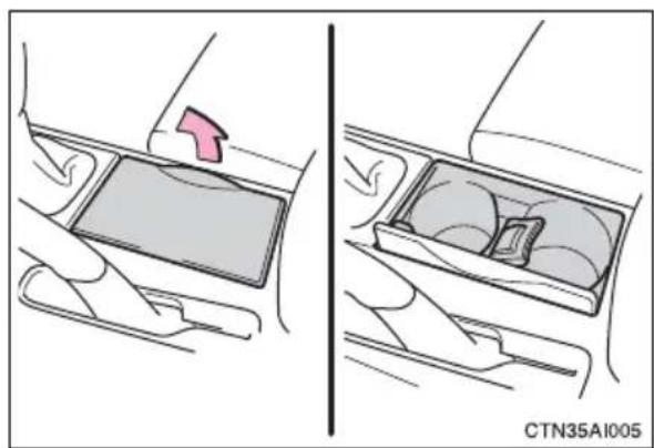 TOYOTA Camry Hybrid (2010) - Cup holders - 1