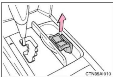 TOYOTA Camry Hybrid (2010) - Cup holders - 6