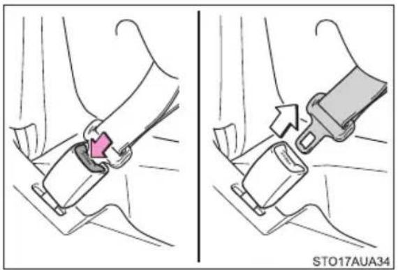 TOYOTA Previa (2016) - Removing a child restraint installed with a seat belt - 1
