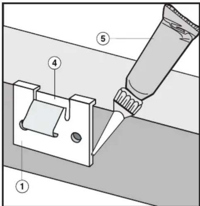 Technical diagram showing a tool applying material to a mechanical component, labeled with numbers 1 through 5.