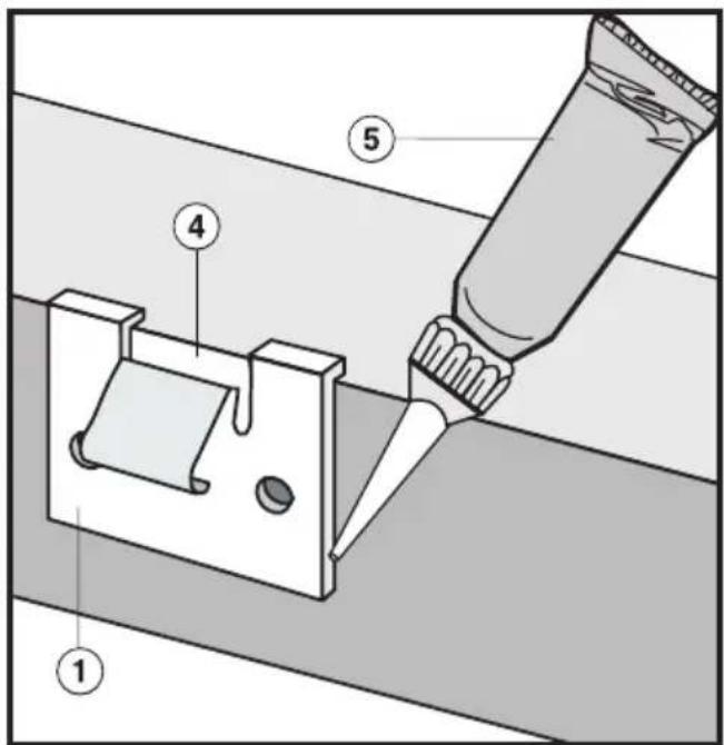 Technical diagram showing a tool applying material to a mechanical component, labeled with numbers 1 through 5.