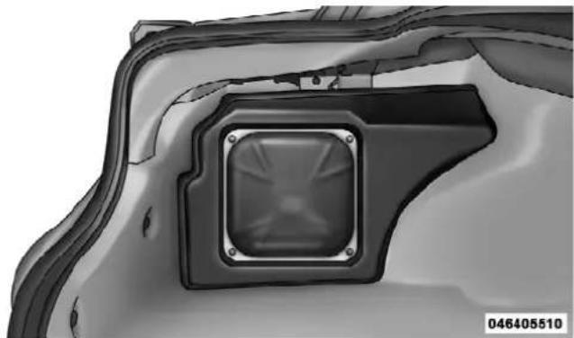 Chrysler 300 SRT (2009) - KICKER® HIGH PERFORMANCE SOUND SYSTEM WITH DRIVER-SELECTABLE SURROUND (DSS) - IF EQUIPPED - 1