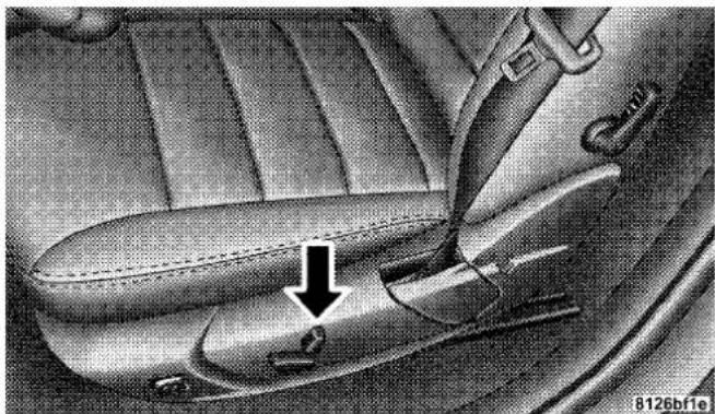 Chrysler 300 SRT (2009) - Power Reclining Seats - 1