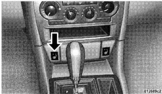 Chrysler 300 SRT (2009) - Heated Seats - 1