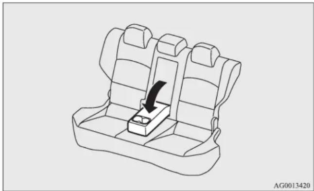 MITSUBISHI Lancer Sportback (2011) - Arm rest - 1